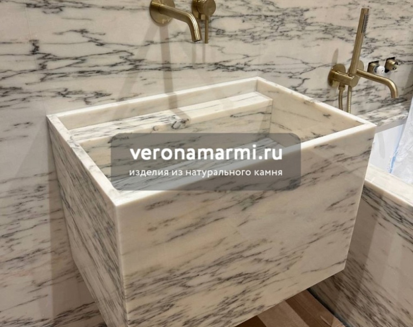 Мрамор Calacatta Gold